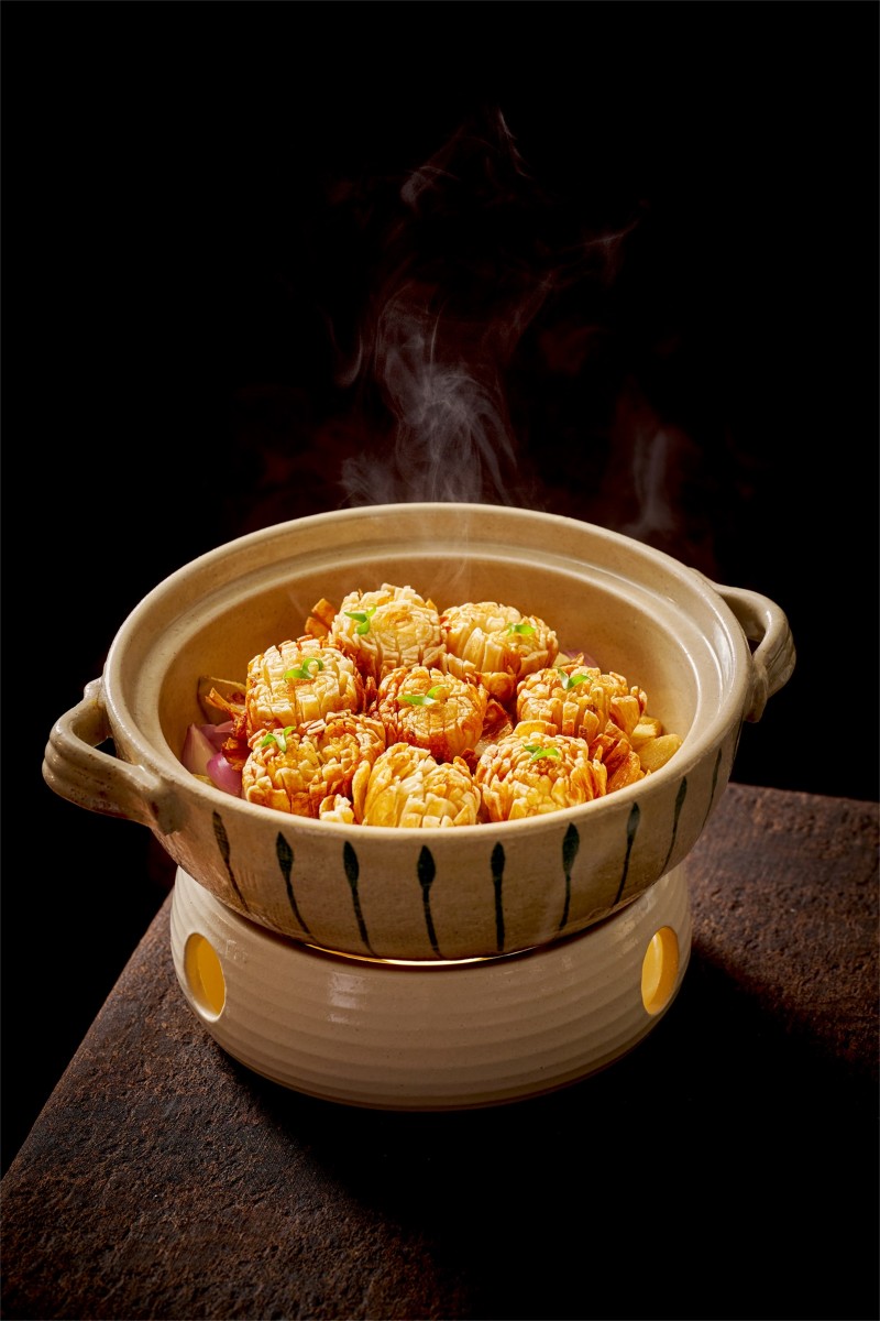 Golden Chrysanthemum Lily