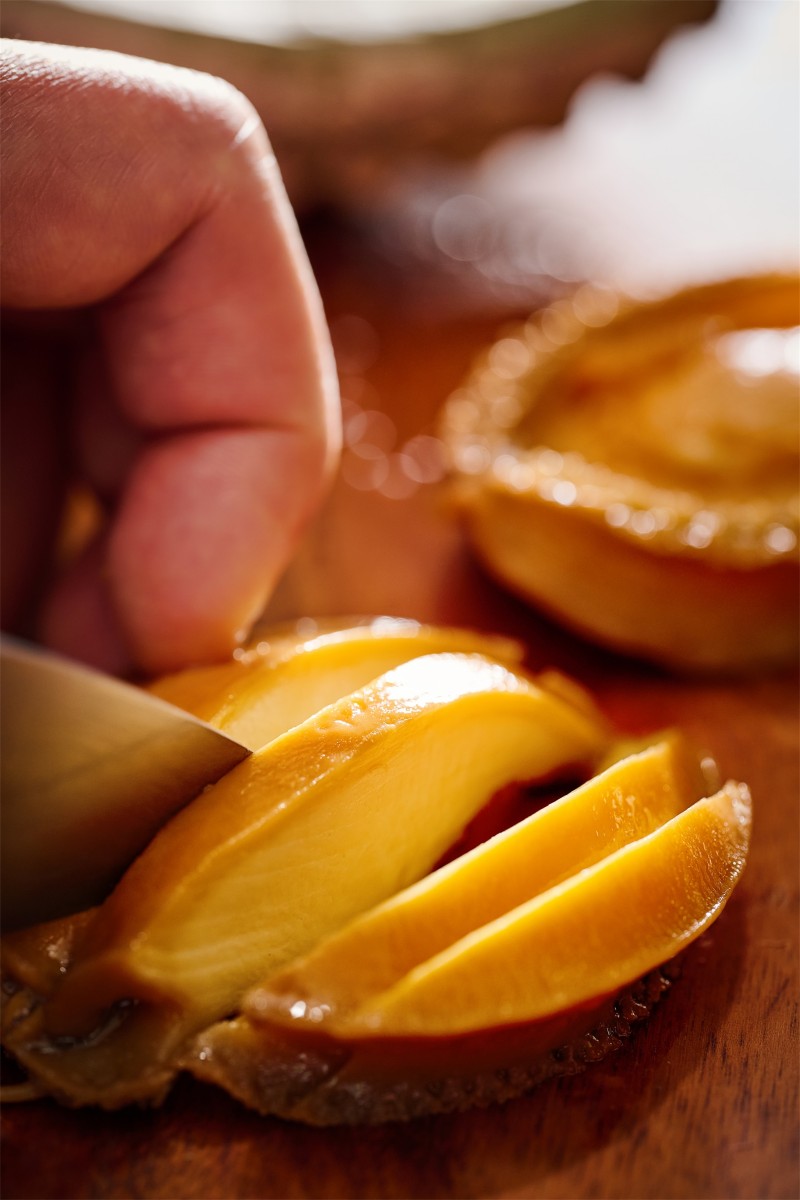 Braised Pearl Abalone with Beijing Pickled vegetables