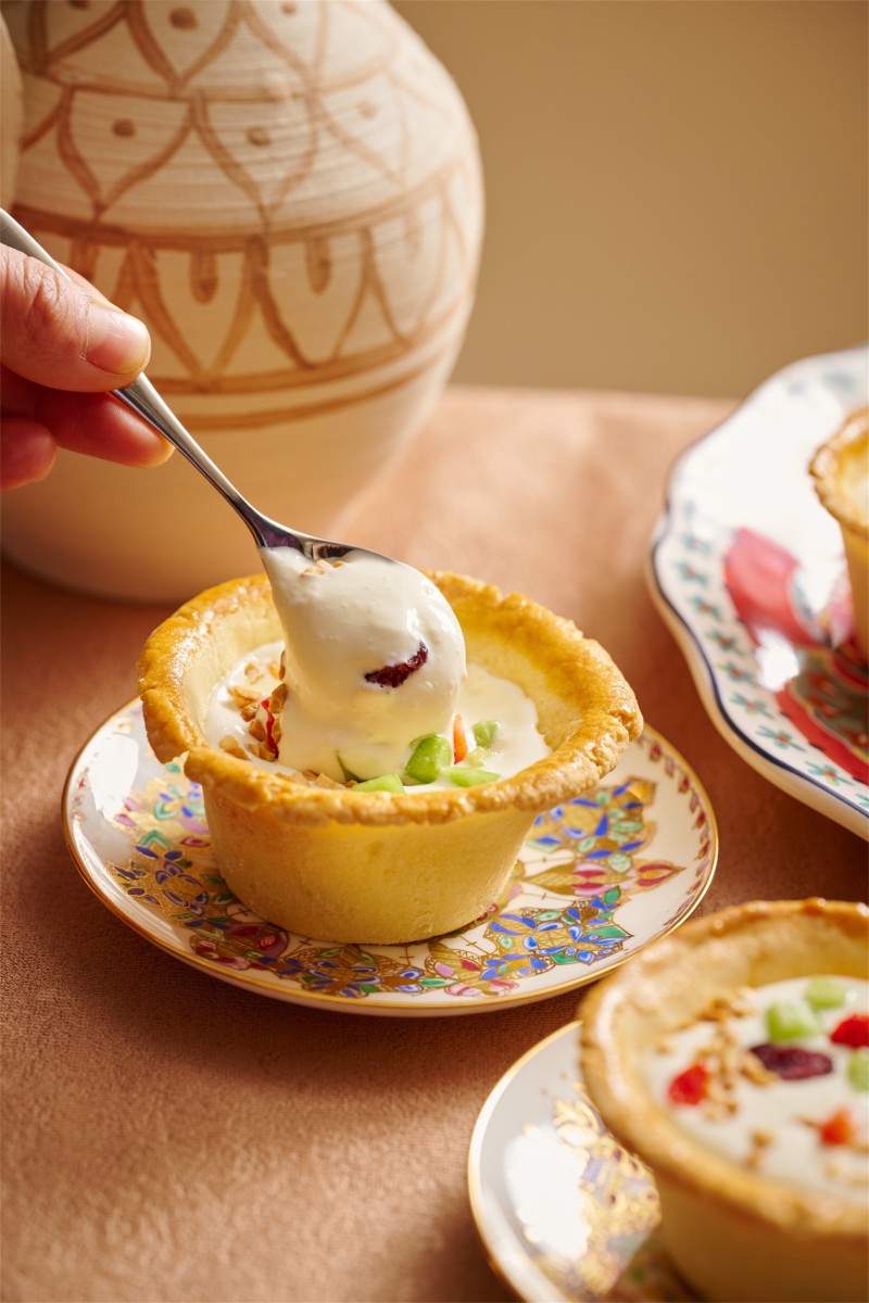 Nang cup yogurt with nuts