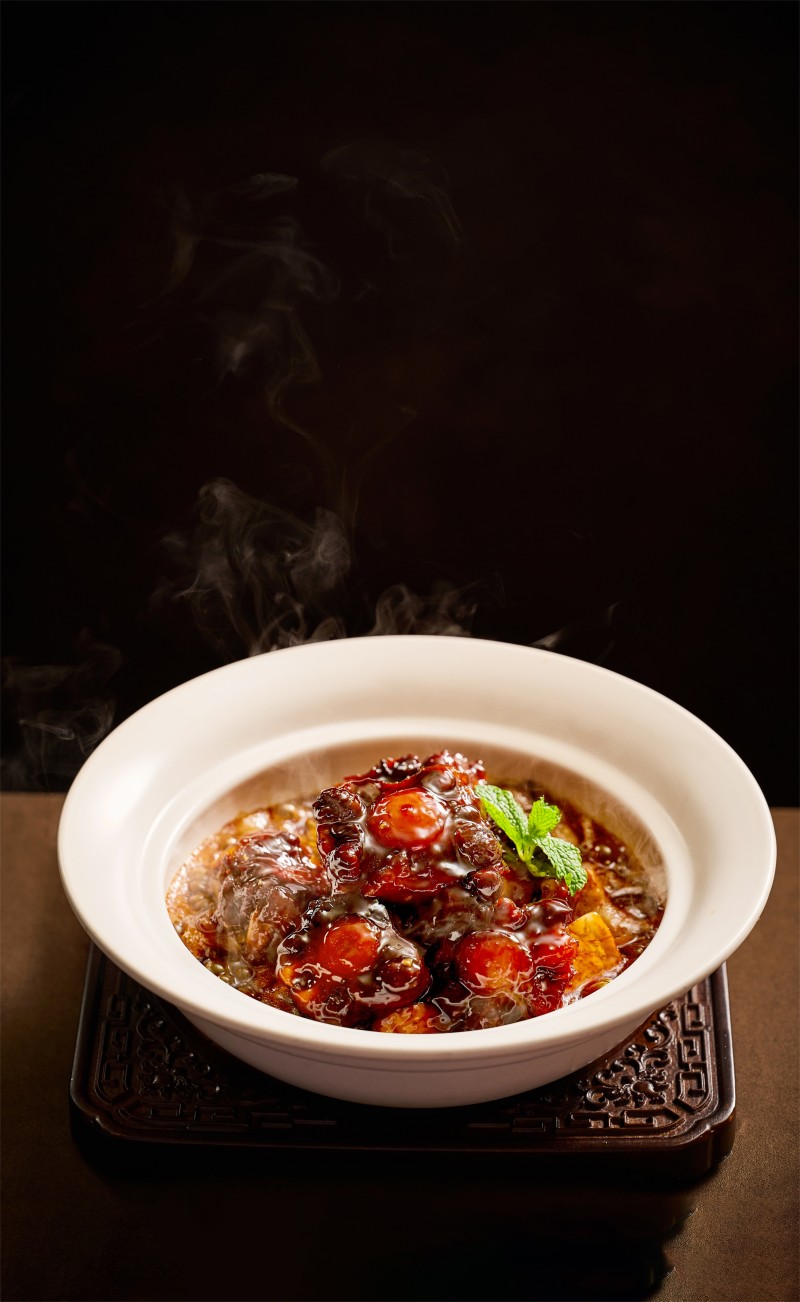 Roasted oxtail with taro