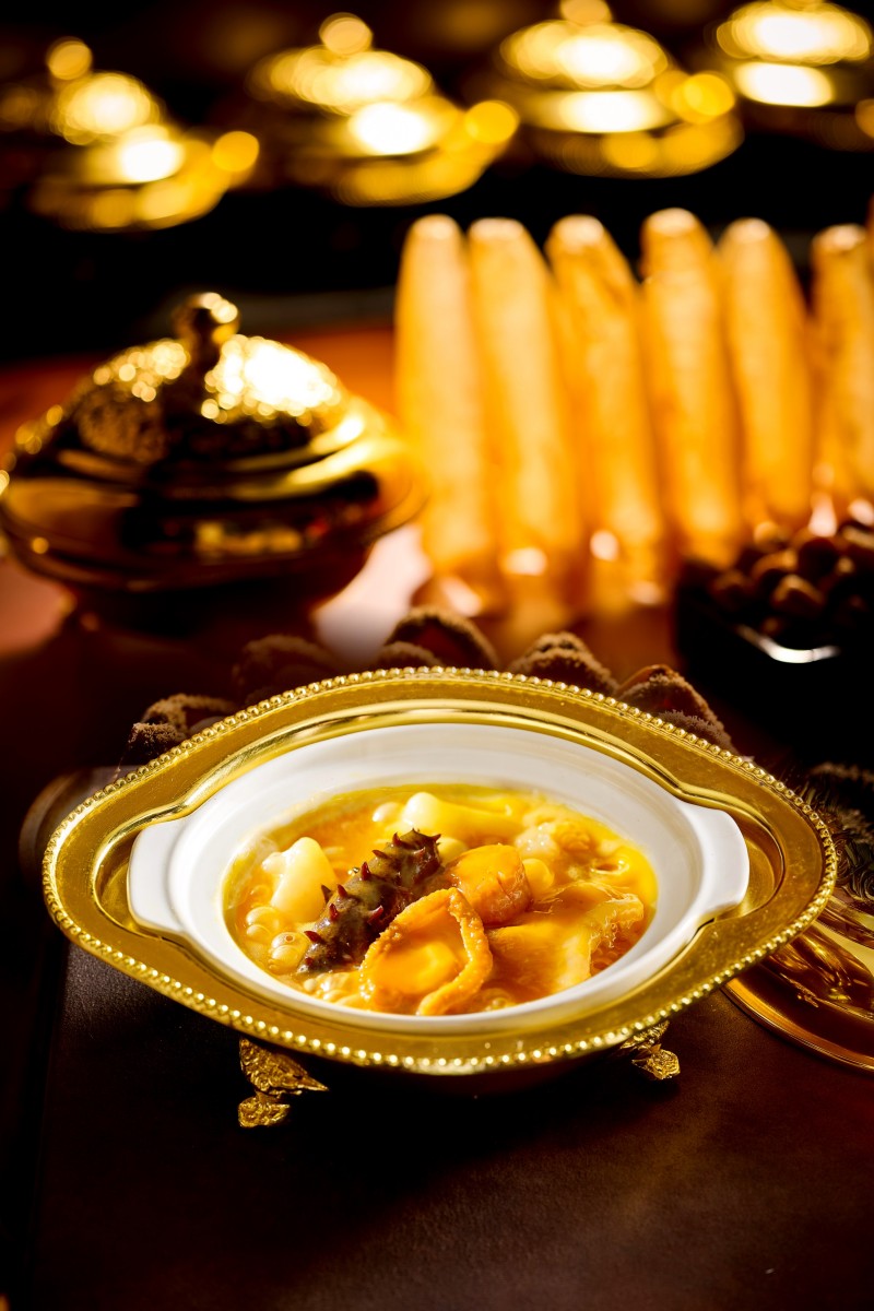 Buddha jumps over the wall