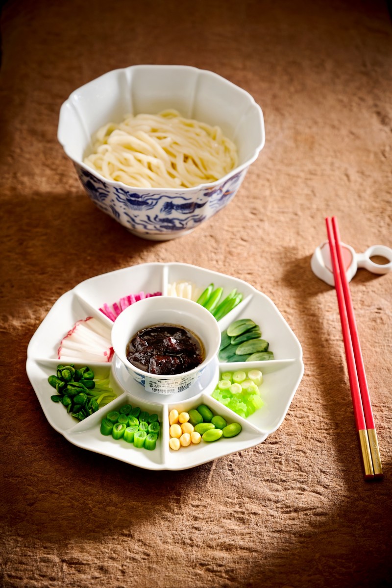 Old Beijing Zhajiangmian