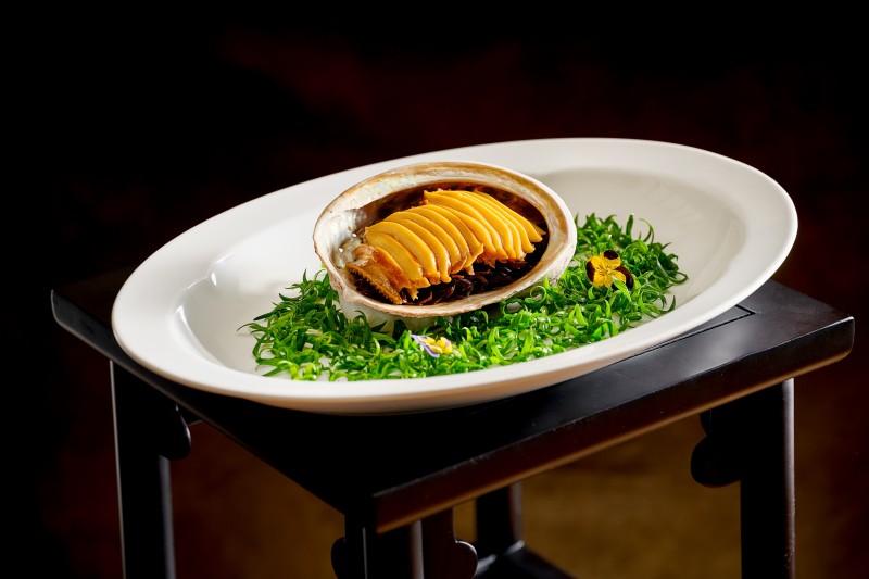 Braised Pearl Abalone with Beijing Pickled vegetables